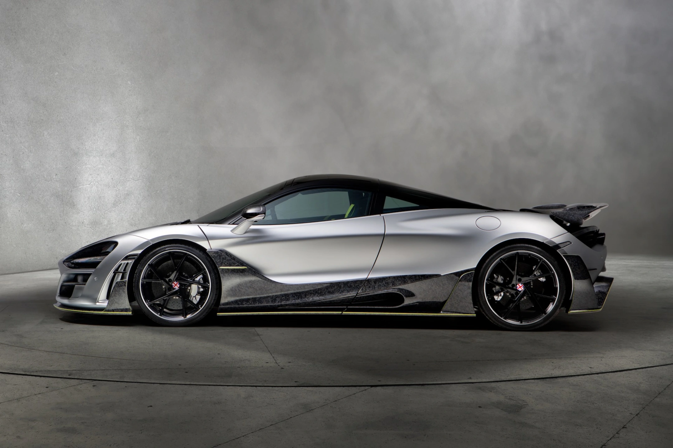 6818c185b53bf8d6c75d148e_McLaren720S-Gallery-002