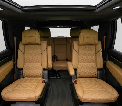 6818be702bff823276de4662_CadillacEscalade-Fullscreen_gallery_slider-004