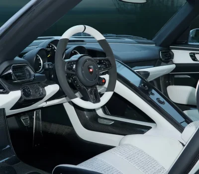 6818c3081fcdc176763b059c_Porsche918-Gallery-004